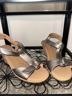 Rockport Blanca Metallic Pewter Wedges Sz 10